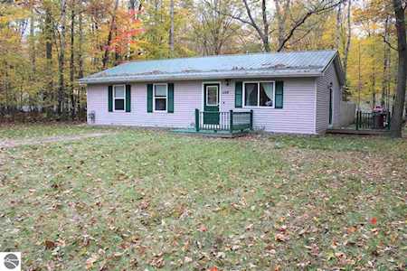 1164 Queensway Drive Weidman, MI 48893