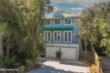 2078 Beach Ave Atlantic Beach, FL 32233