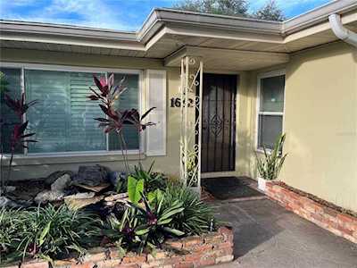 1612 Lakeview Rd Clearwater, FL 33756