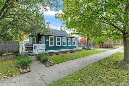 225 W Liberty St South Lyon, MI 48178