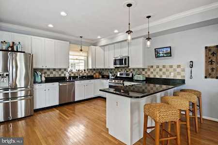 1579 Lane Dr Edgewater, MD 21037