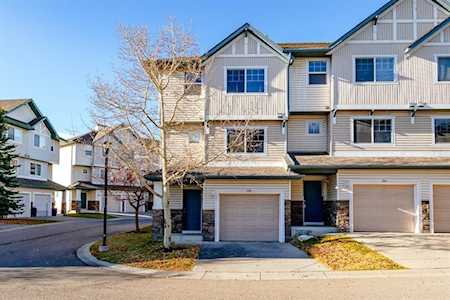 118 Hidden Creek Cove NW Calgary, AB T3A 6L8