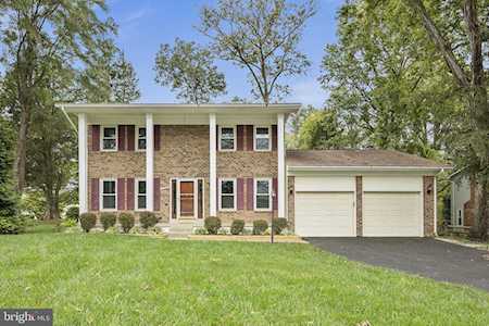 4522 Fillingame Dr Chantilly, VA 20151