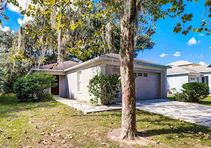 1522 Marsh Wood Dr Seffner, FL 33584