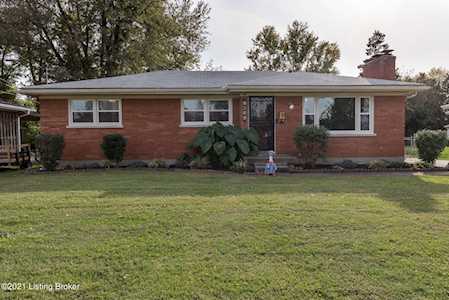 8208 Cedar Brook Dr Louisville, KY 40219