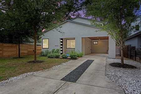2102 Haskell ST #A Austin, TX 78702