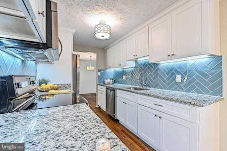 10430 Calumet Grove Dr Fairfax, VA 22032