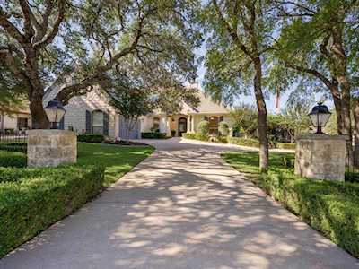 2 Applewood CT The Hills, TX 78738
