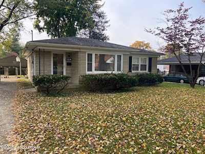 5414 Deering Heights Dr Louisville, KY 40272