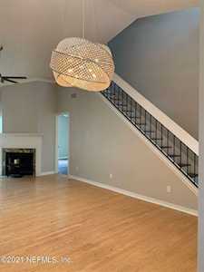 3809 Lavista Cir Jacksonville, FL 32217