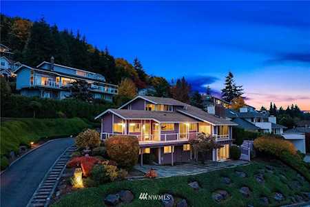 4738 Somerset Dr SE Bellevue, WA 98006