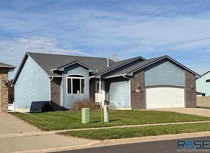 2609 N Vincent Ave Sioux Falls, SD 57107
