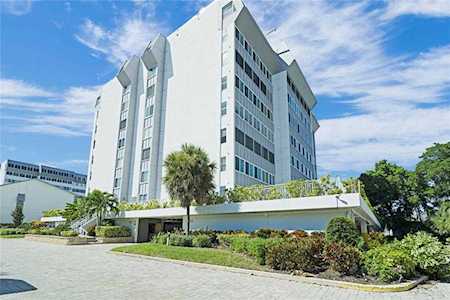 1125 W Peppertree Dr #406 Sarasota, FL 34242