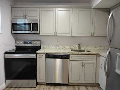 4235 N University Dr #315 Sunrise, FL 33351
