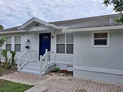 104 N Grosse Ave Tarpon Springs, FL 34689