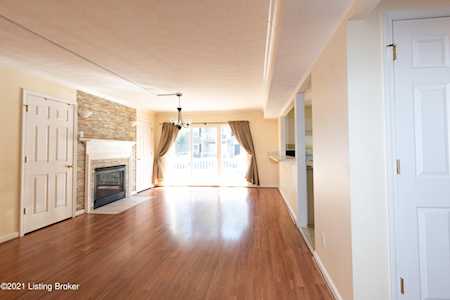 410 Mockingbird Valley Rd #22 Louisville, KY 40207