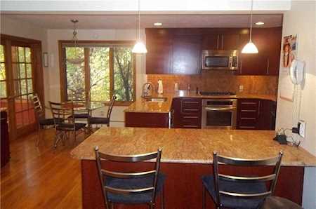 60 Huling Ln East Greenwich, RI 02818