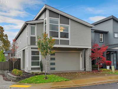 13214 SW Maxfield Ln King City, OR 97224