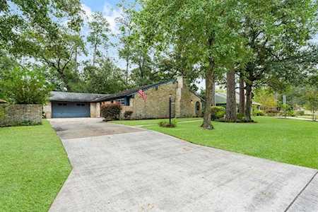 28910 Twisted Oak Dr Shenandoah, TX 77381