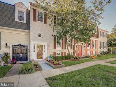 5411 Galley Ct Fairfax, VA 22032
