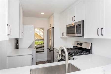 126 Lemon Grove Irvine, CA 92618