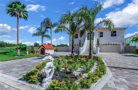3138 Phoenix Ave Oldsmar, FL 34677
