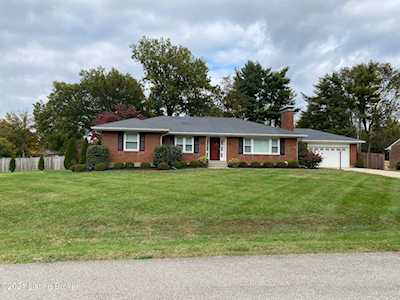 7601 Devondale Ct Louisville, KY 40222