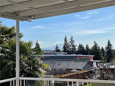 10246 38th Ave SW Seattle, WA 98146