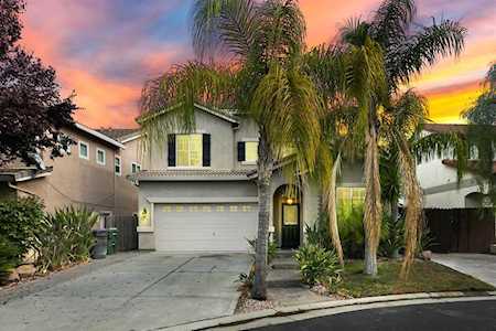 241 Pinecrest Court Roseville, CA 95678