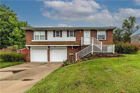 16615 E 35th St S Independence, MO 64055