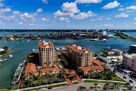 521 Mandalay Ave #1402 Clearwater, FL 33767