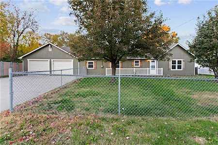 9210 E 39th St Kansas City, MO 64133