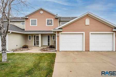 1513 N Conifer Pl Sioux Falls, SD 57107