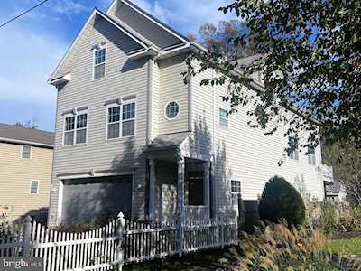 1070 Walnut Ave North Beach, MD 20714