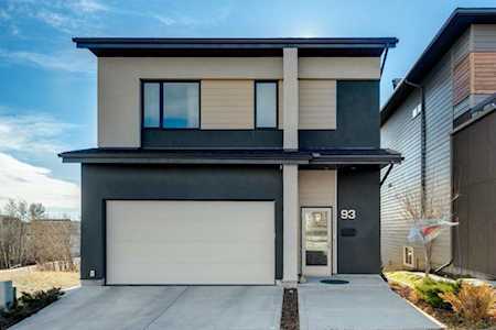 93 Rockhaven Green NW Calgary, AB T3G 0C5
