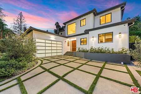 2408 Castle Heights Ave Los Angeles, CA 90034