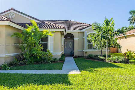 18590 NW 23rd St Pembroke Pines, FL 33029