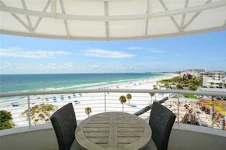 915 Seaside Dr Sarasota, FL 34242