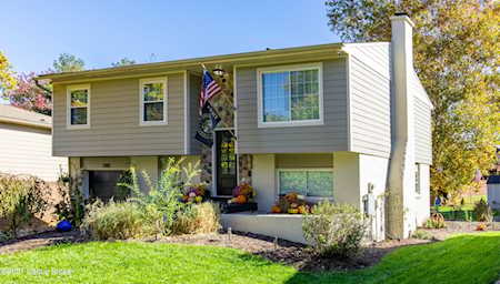 3901 Riveroaks Cir Louisville, KY 40241