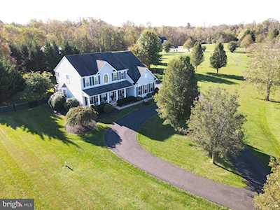 39871 Honeysuckle Ct Lovettsville, VA 20180