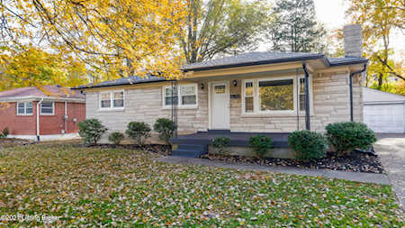 3203 Teakwood Cir Louisville, KY 40216