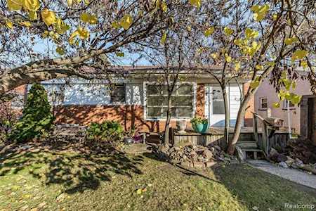 6958 Burnly St Garden City, MI 48135