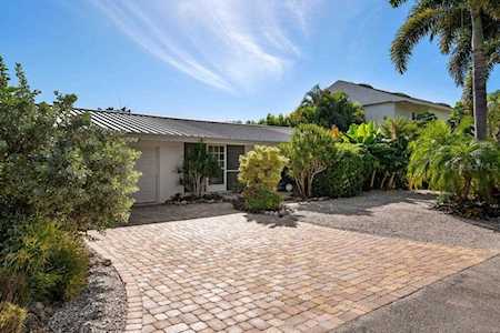 548 Lyons Ln Longboat Key, FL 34228