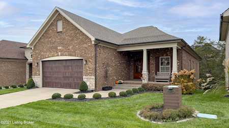18808 Crestfield Cir Louisville, KY 40245