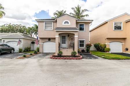 821 NW 99th Ave Plantation, FL 33324