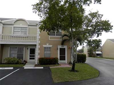 2896 Belmont Ln Cooper City, FL 33026