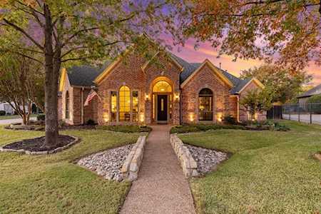 322 Oaklawn Drive Colleyville, TX 76034