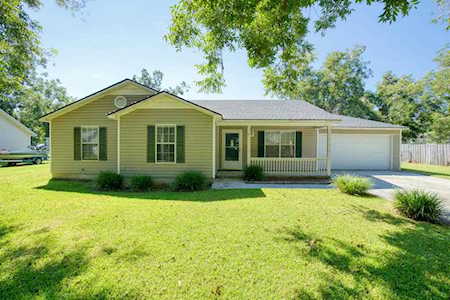 94 Beaver St Ray City, GA 31645
