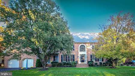 48 Simmons Ln Severna Park, MD 21146