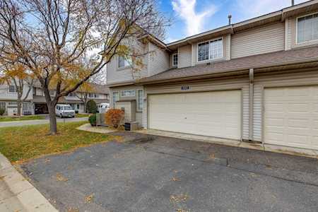 1060 Lovell Avenue W Roseville, MN 55113